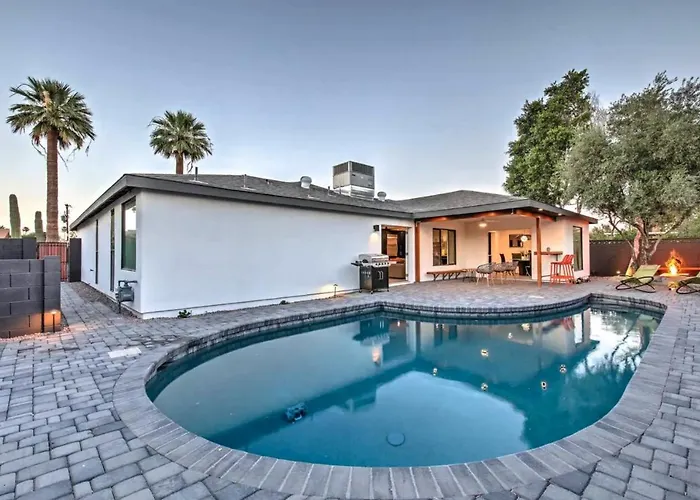 Villa Quiet Luxury Estate W/ Heated Pool: Scottsdale