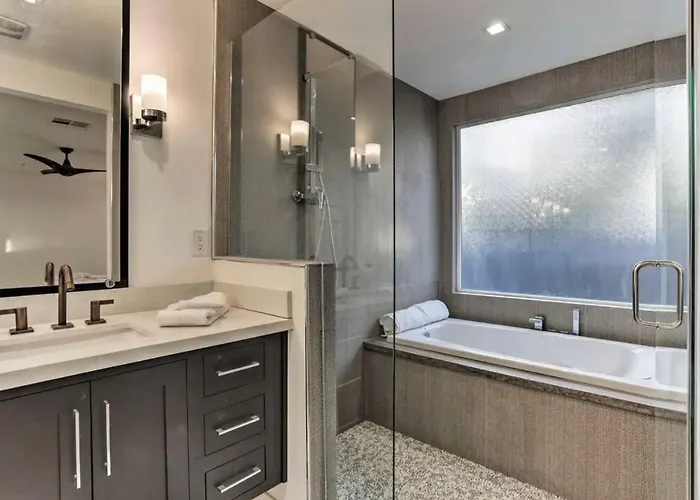 Quiet Luxury Estate W/ Heated Pool: Scottsdale