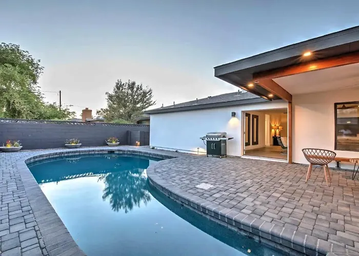 Quiet Luxury Estate W/ Heated Pool: Villa Scottsdale