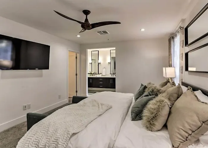 Quiet Luxury Estate W/ Heated Pool: