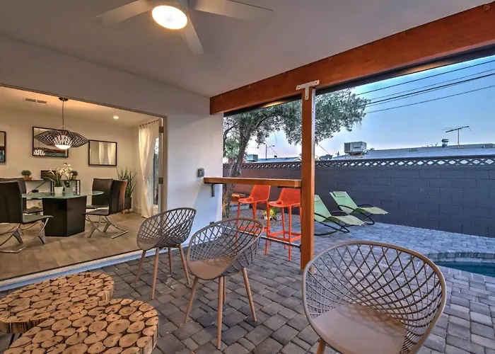 Quiet Luxury Estate W/ Heated Pool: Villa